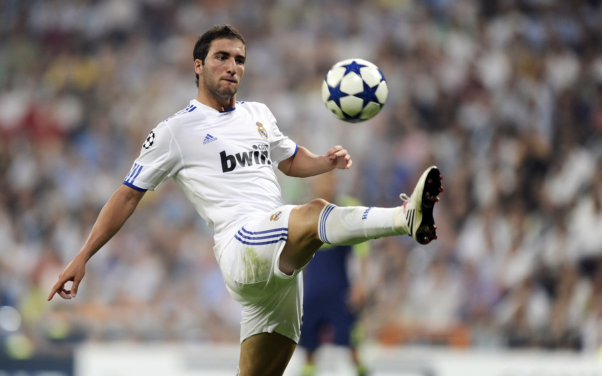 开云中国官网-中超联赛国足逆袭 球员评分普遍上升，国足在中超什么水平